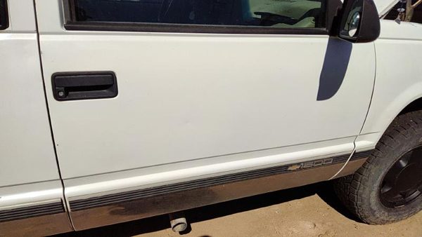1995 Chevy Pickup 1500 Front Door RH White — photo 2