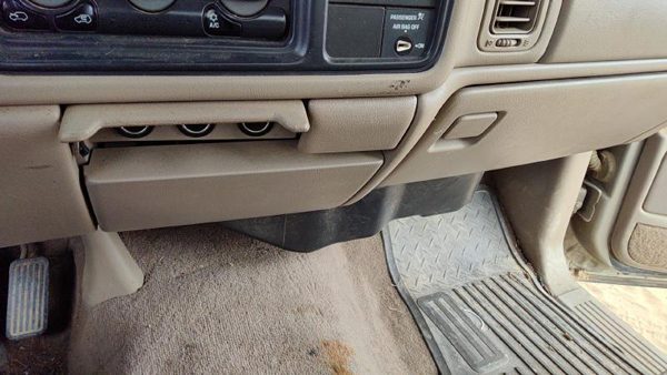 00-02 Silverado 2500 HD Glove Box Surround Trim Panel Lower Dash Oem 15176081 — photo 2