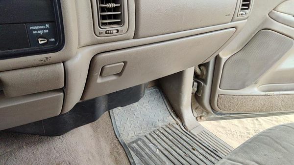 00-02 Silverado 2500 HD Glove Box Surround Trim Panel Lower Dash Oem 15176081 — photo 4