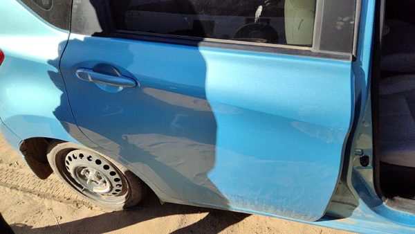 2015 Nissan Versa Rear Door RH Blue Rbe — photo 3