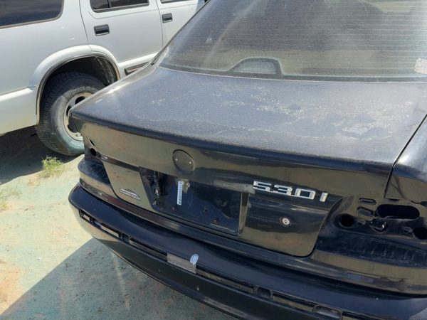 2001 BMW 530i Trunk/decklid/hatch/tailgate Black — photo 2