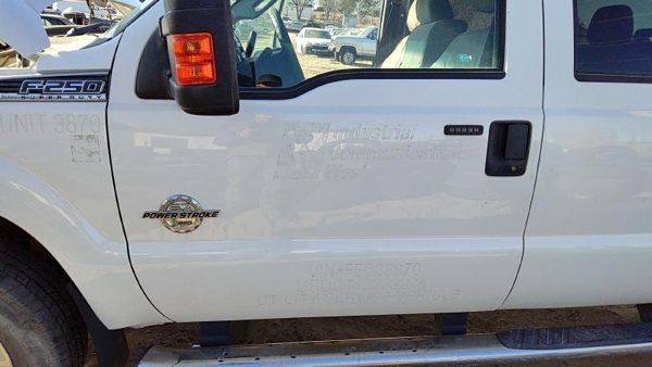 2015 Ford F250 Front Door LH White Z1 — photo 3