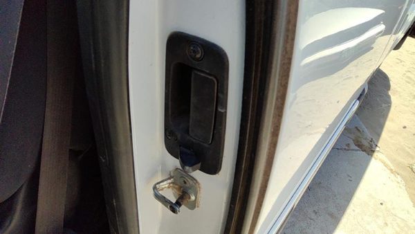 2008 Chevy Silverado 2500 Outside Door Handle LH White 50U — photo 3