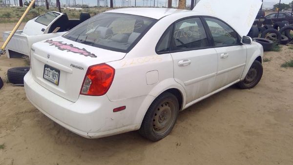2006 Suzuki Forenza — vehicle photo 8