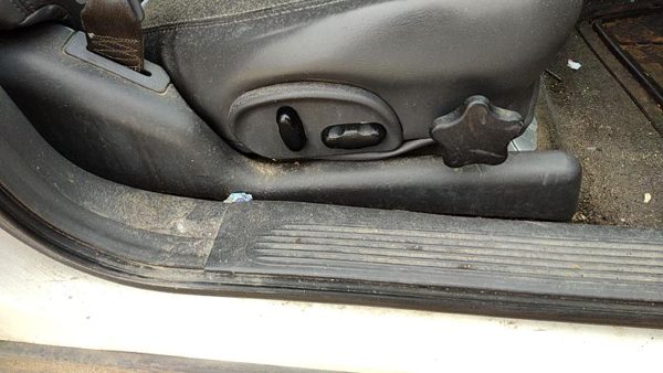 00-05 Buick Lesabre Passenger Right Power Seat Track With Motors Only Oem — photo 1