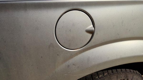 01-07 Caravan Fuel Tank Door Wth Hinge Gas Lid Filler Ps2 Bright Silver Metallic — photo 1