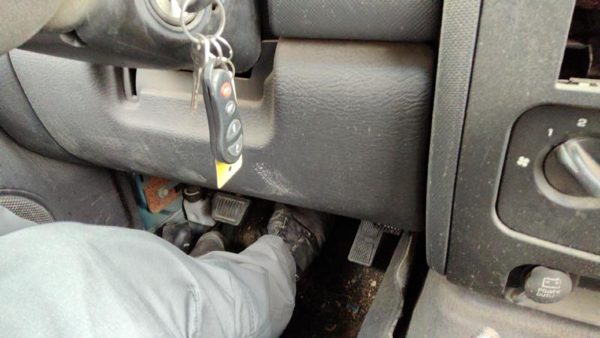 2002 Jeep Liberty Lower Dash Under Column Knee Bolster Trim Panel Oem Gray M5dv — photo 1