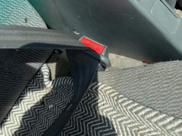 1996-2000 Honda Civic Passenger Right Front Seat Belt Buckle Receiver Oem Gray F — photo 2