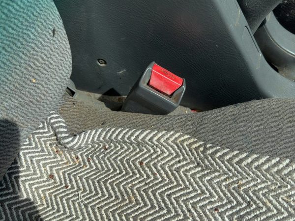 1996-2000 Honda Civic Passenger Right Front Seat Belt Buckle Receiver Oem Gray F — photo 1