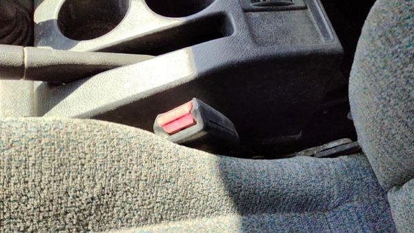 1996-1998 Suzuki Sidekick Driver Left Front Seat Belt Buckle Receiver Oem — photo 3
