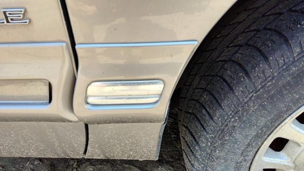 97-99 Cadillac Deville Passenger Right Moulding From Fender Trim Strip 46A Beige — photo 1