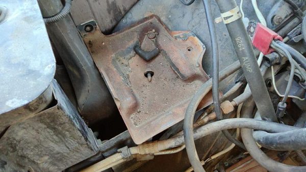 1994 Suburban 1500 Battery Tray 5.7L — photo 2