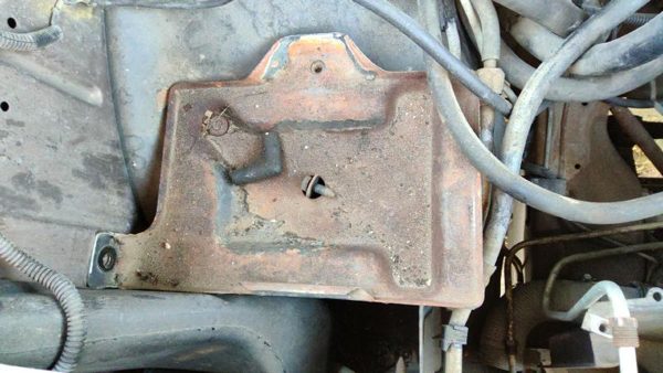 1994 Suburban 1500 Battery Tray 5.7L — photo 1