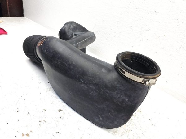 2000 Gmc Sierra 1500 Air Intake Tube Duct With Resonator Oem 25318711 — photo 4