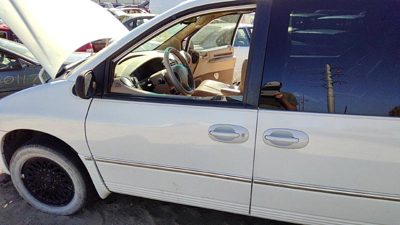 1998 Chrysler Town Cntry Front Door LH Pwp Golden White