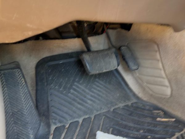 1997-2001 Toyota Camry Brake Pedal Assembly OEM Automatic — photo 1