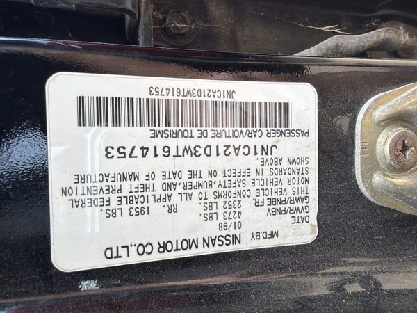 1998 Nissan Maxima — vehicle photo 8