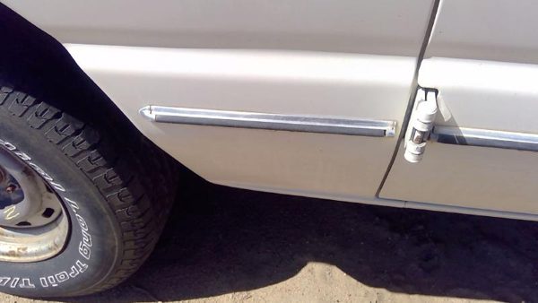 1993 Ford Van E150 Passenger Right Rear Moulding On Quarter Panel Oem — photo 2