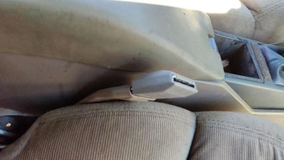 88-96 Grand Prix Passenger Right Front Seat Belt Buckle Receiver Oem Tan 2 Door