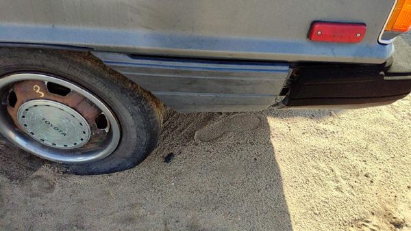1984-1986 Toyota Camry Driver Left Rear Moulding On Quarter Panel Oem Gray — photo 3