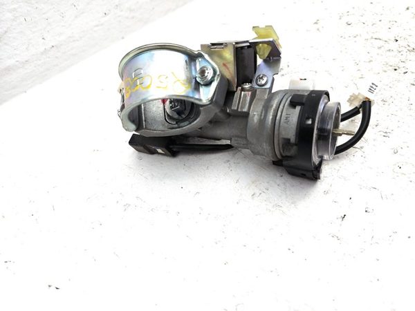 2012-2013 Kia Soul Ignition Switch Lock Cylinder Housing With Immobilizer No Key — photo 1