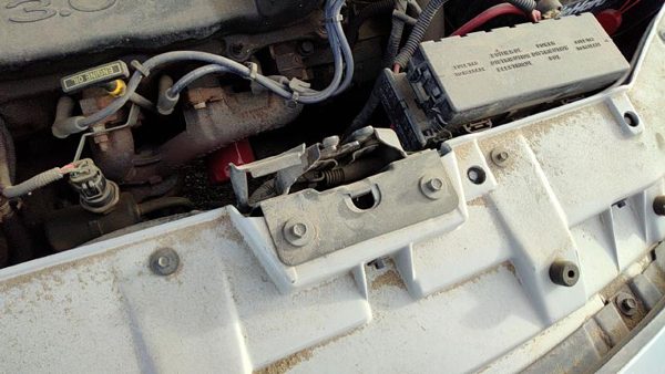 1996-1999 Ford Taurus Hood Latch Assembly With Bracket Oem F6dz16138ba — photo 3
