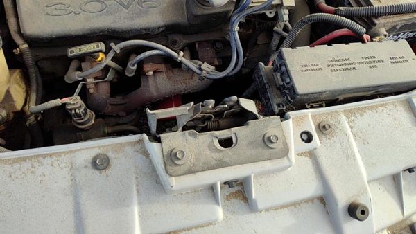 1996-1999 Ford Taurus Hood Latch Assembly With Bracket Oem F6dz16138ba — photo 2