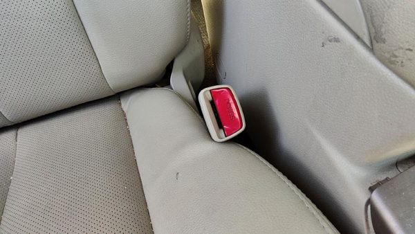 10-14 Legacy Outback Passenger Right Front Seat Belt Buckle Receiver Warm Ivory — photo 3