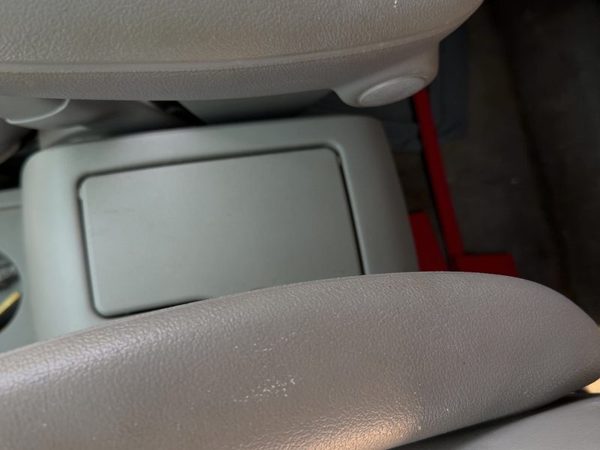 2002-2005 Saturn Vue Redline Center Console Assembly Oem Floor Gray 17D 15140647 — photo 5