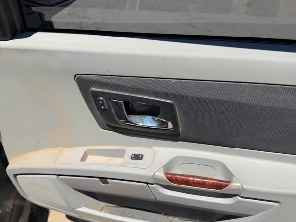 04-06 Cadillac Srx Passenger Right Front Door Trim Panel With Switches Gray 132 — photo 3