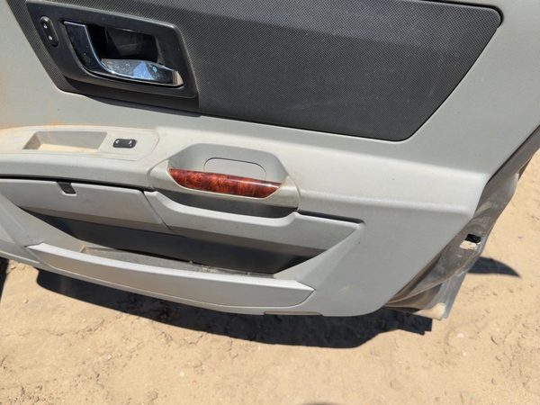 04-06 Cadillac Srx Passenger Right Front Door Trim Panel With Switches Gray 132 — photo 8