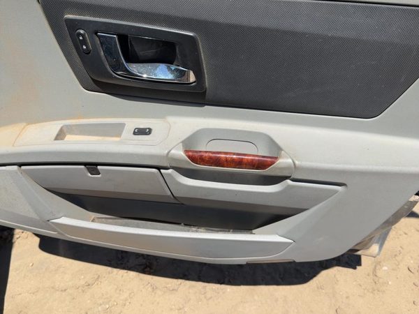 04-06 Cadillac Srx Passenger Right Front Door Trim Panel With Switches Gray 132 — photo 7
