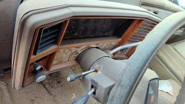 1981 Chevrolet Malibu Dash Panel — photo 2