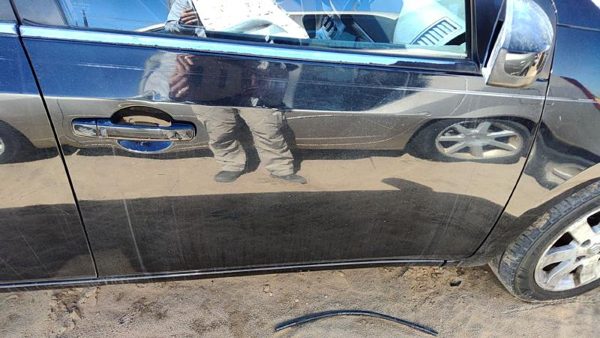 2007 Nissan Sentra Front Door RH Black KH3 — photo 1