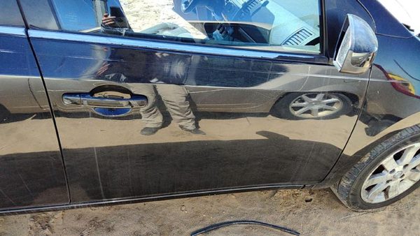 2007 Nissan Sentra Front Door RH Black KH3 — photo 2