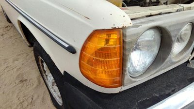 77-85 Mercedes 300Td Passenger Right Front Turn Signal Light Lamp Fender Mounted