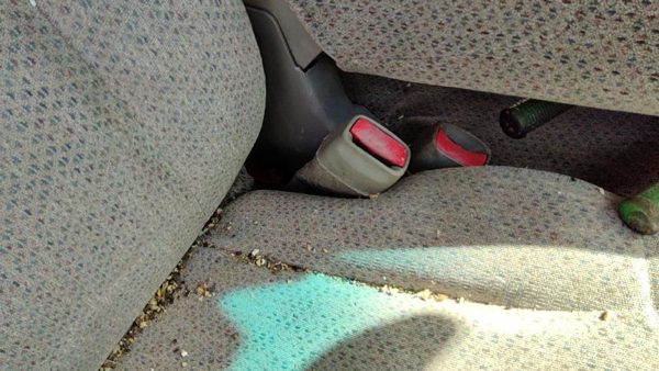 99 Silverado 1500 Passenger Right Front Seat Belt Buckle Receiver Oem Gray 92D — photo 1