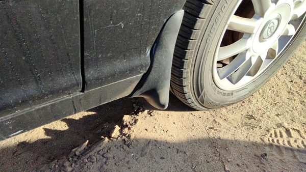 05 Hyundai Xg350 Passenger Right Moulding From Fender Mud Flap Rock Guard Black — photo 3