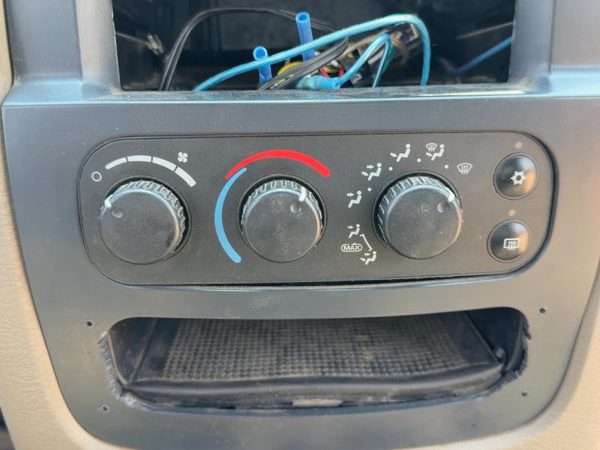 2002 Dodge Ram 1500 Temperature Control Module In Dash Heater Ac Head Unit Oem — photo 3