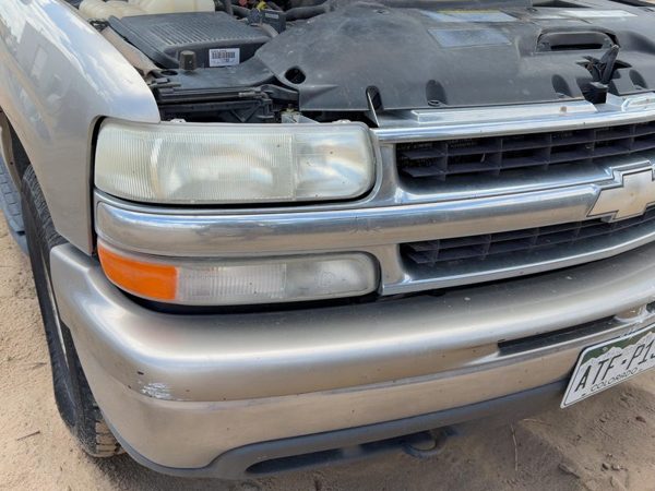 2001 Suburban 1500 Grille Pewter 11U — photo 7