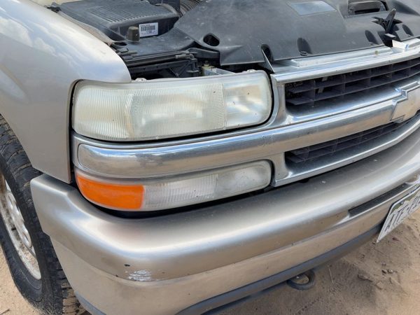 2001 Suburban 1500 Grille Pewter 11U — photo 8