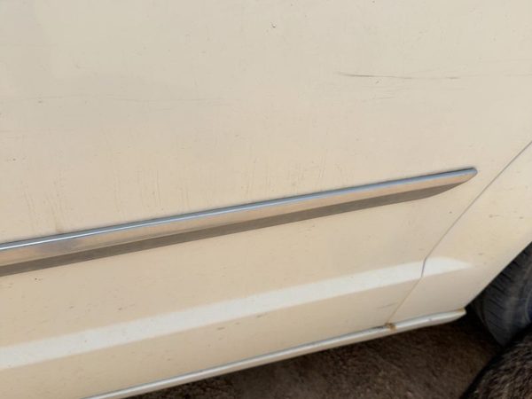 12 Town & Country Driver Left Rear Moulding From Door Oem Back Trim Strip — photo 5