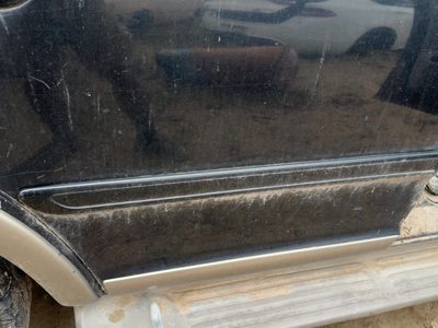 97-02 Ford Expedition Passenger Right Rear Upper Moulding From Door Oem Black