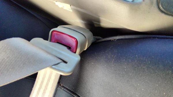 2000-2004 Buick Regal Passenger Right Front Seat Belt Buckle Receiver Taupe 523 — photo 4
