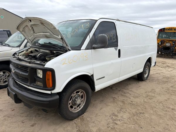2002 Chevrolet Express — vehicle photo 1