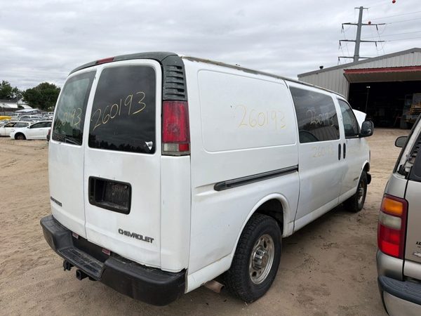 2002 Chevrolet Express — vehicle photo 6