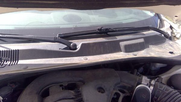 2010 Chrysler 300 Windshield Wiper Cowl Vent Trim Panel Oem Grille — photo 6