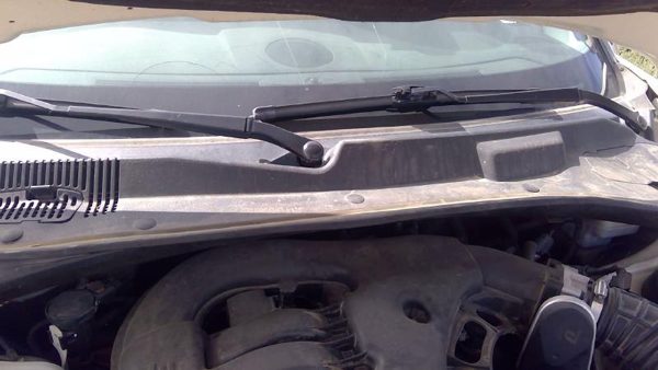2010 Chrysler 300 Windshield Wiper Cowl Vent Trim Panel Oem Grille — photo 5