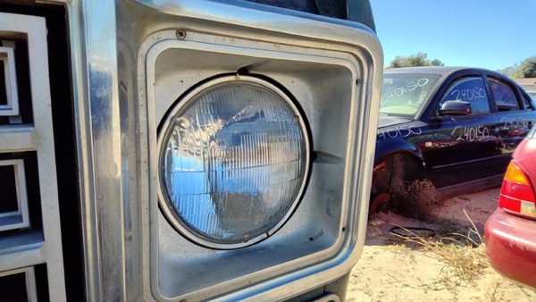 1976 GMC Jimmy Headlamp Assembly LH Silverado C10 — photo 2