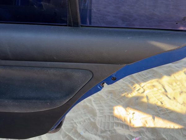 01-02 Vw Jetta Passenger Right Rear Door Trim Panel With Switches Back Gls Black — photo 2